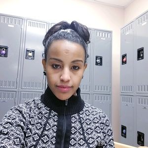 Meet your Posher, Mesti